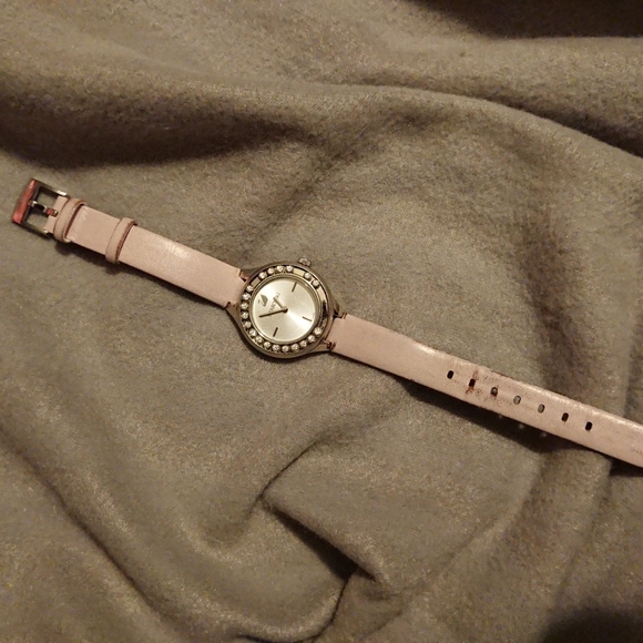 Swarovski pink leather watch - Picture 1 of 4